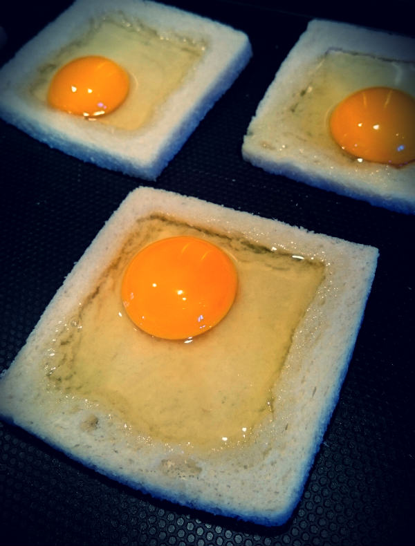 Oeuf Au Plat Et Saumon Fume Sur Toasts Rigolos