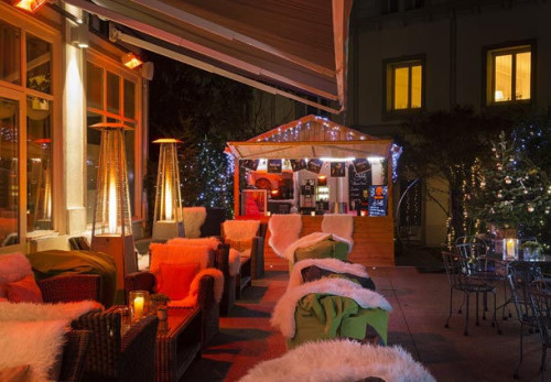 Cour intérieur à Noël hotel restaurant Cour intérieur à Noël