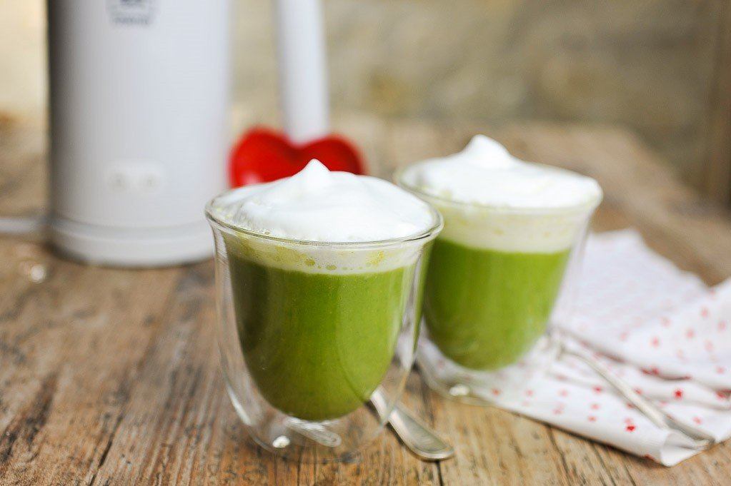 Veloute de petits pois et sa mousse de lait