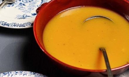 Soupe épicée à la courge butternut & au beurre d’arachide