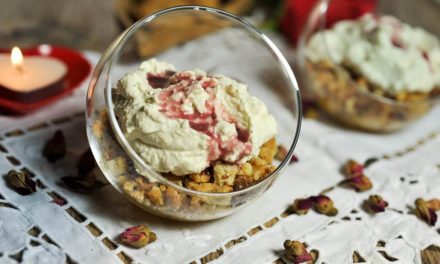 Crumble aux pommes et biscuit corse les Cuccioles aux noisettes