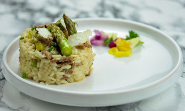 Risotto d’agneau aux asperges vertes et parmesan