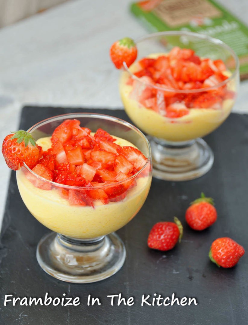 Mousse au chocolat blanc, dès de fraises