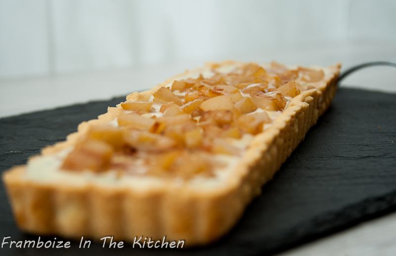 Tarte aux pommes, chocolat blanc amande basilic