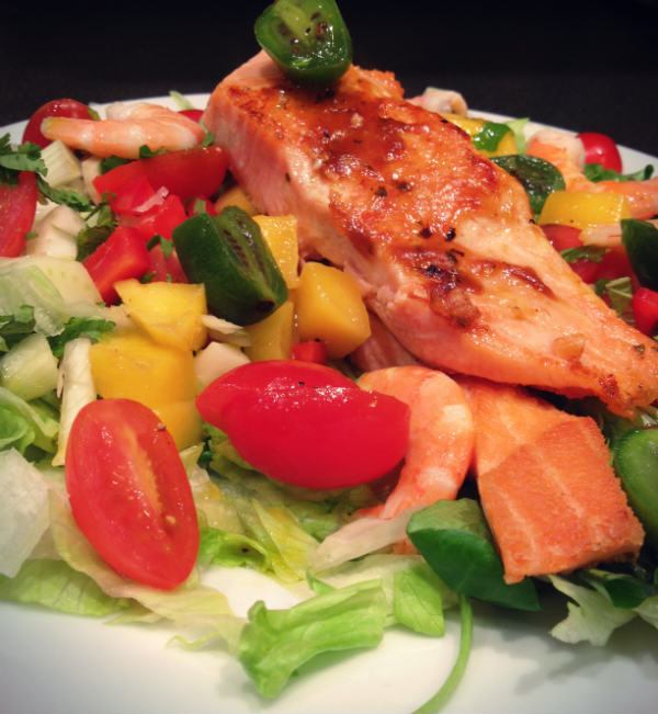 Pavé de saumon grillé et sa salade mix