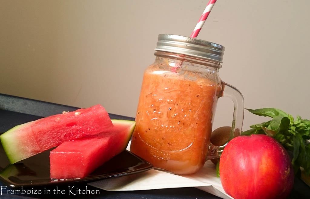 Smoothie pastèque, nectarine, kiwi et basilic