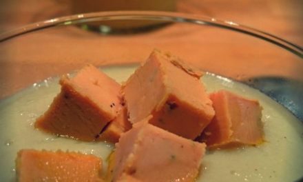 Velouté de topinambours aux dès de foie gras de canard artisanal Lartigue
