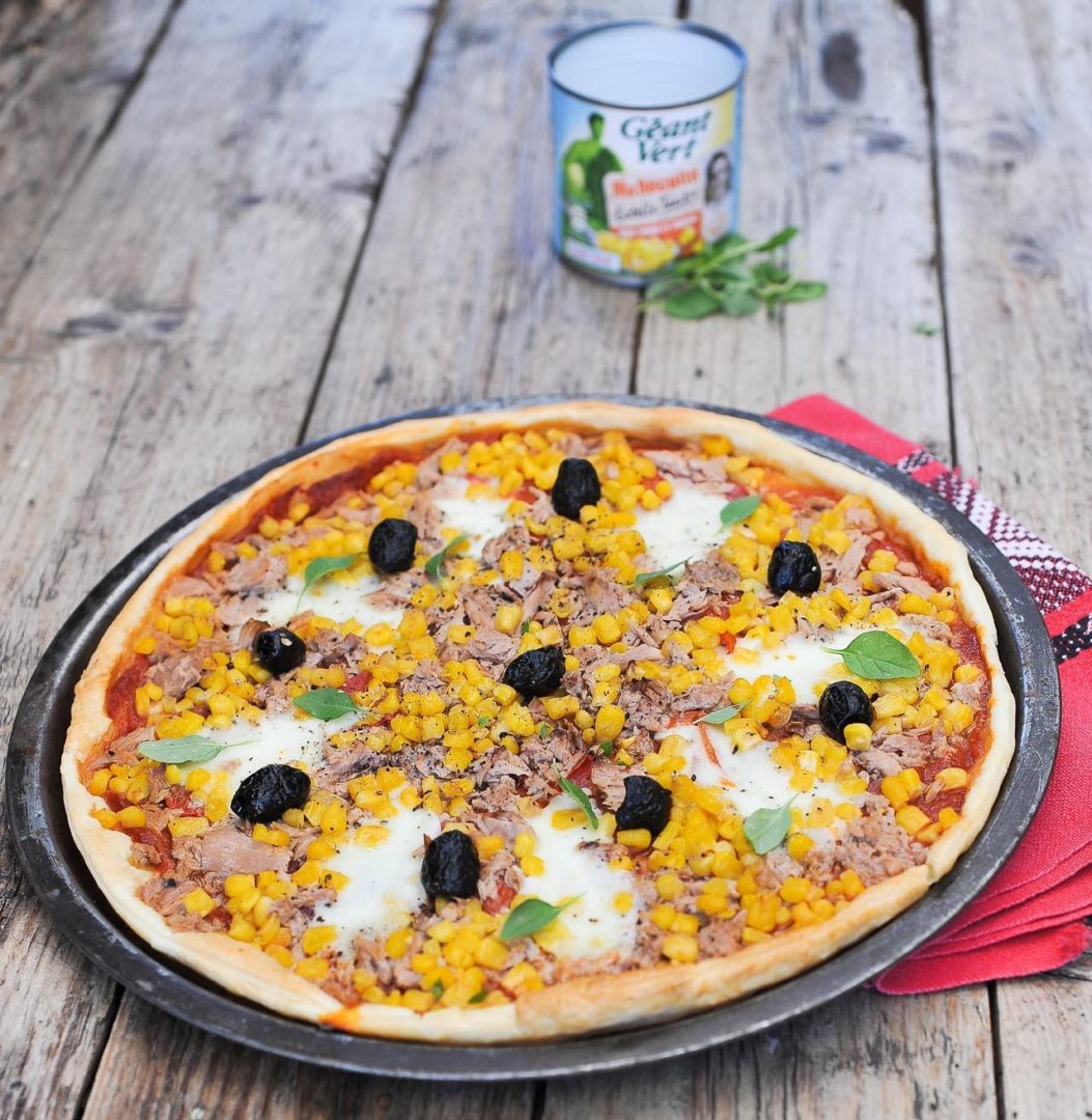 pizza maïs thon mozzarella et olives noires