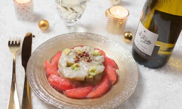 Tartare de noix de Saint Jacques aux pamplemousses roses, avocats et pommes vertes