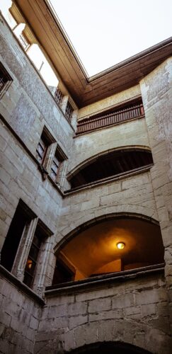 Chambery cours interieur