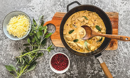 Poulet au citron corse, sauge fraîche et crème légère